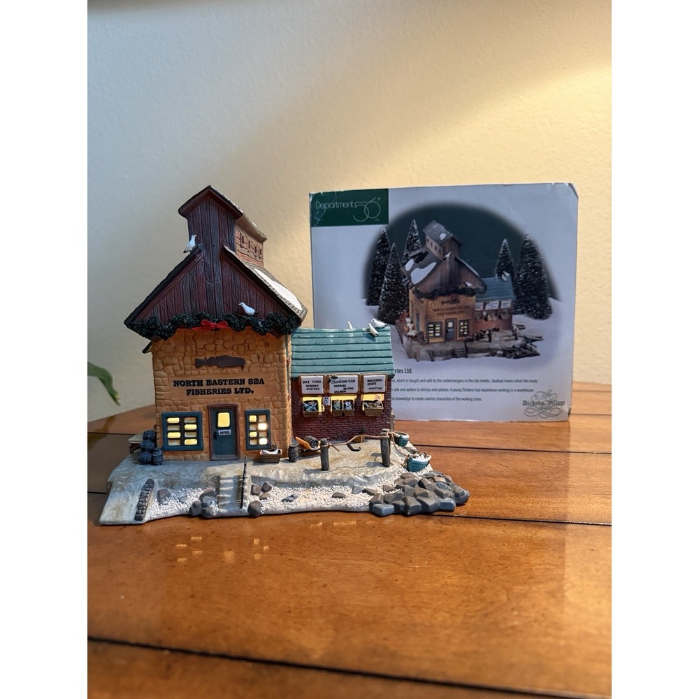Dept 56 "North Eastern Sea Fisheries" #58316 - Dickens -Retired w/bulb & cord